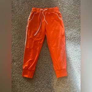 Hooters Joggers Fun!